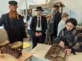 Ludowy teatr amatorski z wykorzystaniem lnu w „ubiorze twarzy” aktorów, kostiumach i motywami lnianymi w scenariuszach sztuczek – „Niezwykłe dzieje lwowskiej firmy Kołowrót”, „Krupnik przesolony”.