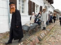 Ludowy teatr amatorski z wykorzystaniem lnu w „ubiorze twarzy” aktorów, kostiumach i motywami lnianymi w scenariuszach sztuczek – „Niezwykłe dzieje lwowskiej firmy Kołowrót”, „Krupnik przesolony”.